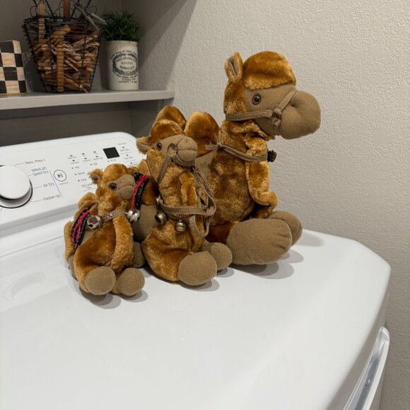 3 Vintage Plush Camels from Dubai - Picture 13 of 17